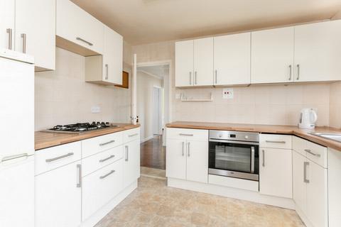 2 Beacon Way, Lympne, Hythe, CT21 4LJ