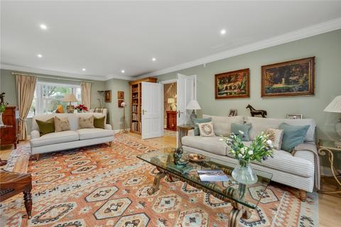 2 Howitts Close, Esher, KT10 8LX