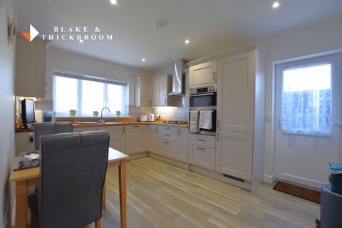 2 bedroom semi-detached bungalow for sale, Gainsford Gardens, Clacton-on-Sea