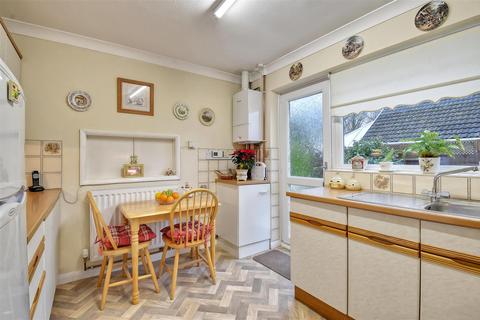 1 Wells Close, Tenterden, TN30 6QJ