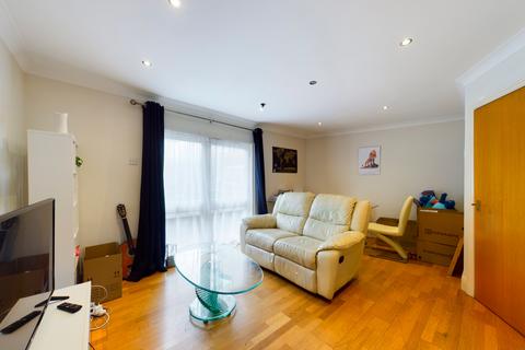 1 bedroom flat to rent, Peninsula Court, 121 East Ferry Road, London