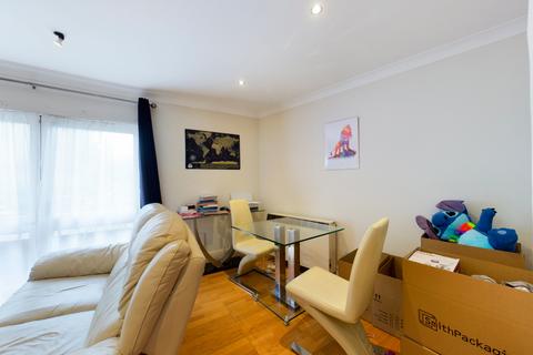 1 bedroom flat to rent, Peninsula Court, 121 East Ferry Road, London