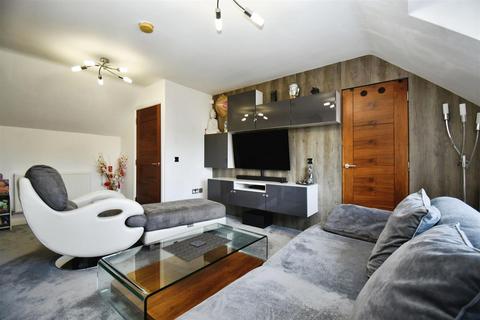 undefined, New Forest Way, Kingswood, Hull