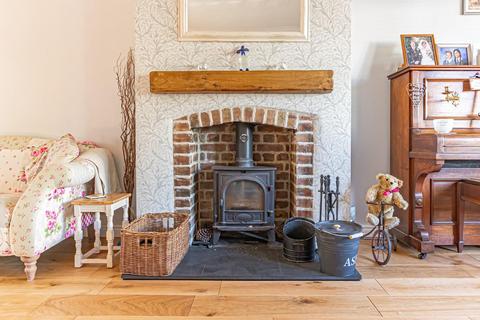4 bedroom semi-detached house for sale, Rothschild Road, Leighton Buzzard