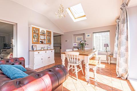 4 bedroom semi-detached house for sale, Rothschild Road, Leighton Buzzard