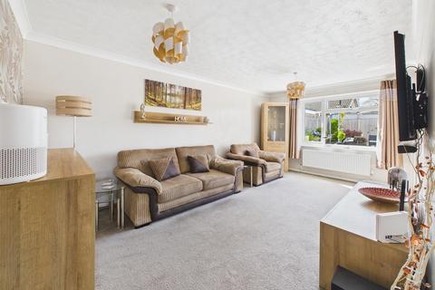 10 Fern Lawn, Abbeydale, Gloucester, GL4 5XS