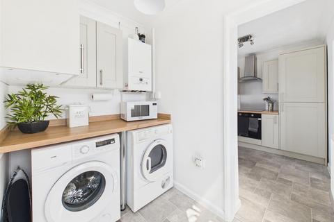 10 Fern Lawn, Abbeydale, Gloucester, GL4 5XS