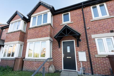 3 bedroom terraced house for sale, Uppermoor, Pudsey, West Yorkshire, LS28