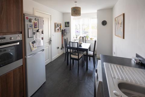 3 bedroom terraced house for sale, Uppermoor, Pudsey, West Yorkshire, LS28