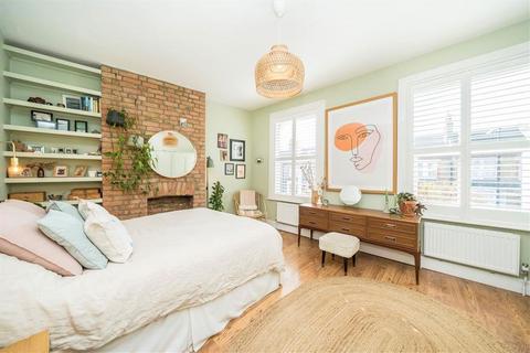 14 Felday Road, London, SE13 7HJ
