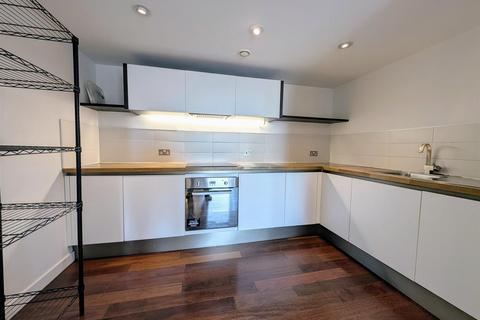 2 bedroom apartment to rent, West Tower, Brook Street, Liverpool