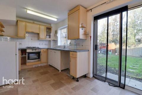 2 bedroom apartment to rent, Keel Close, BARKING