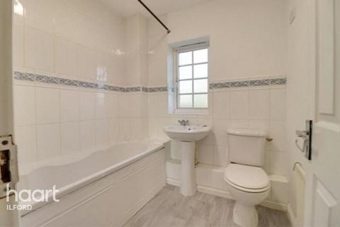 2 bedroom apartment to rent, Keel Close, BARKING