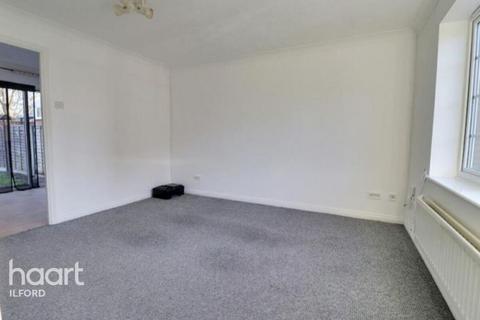 2 bedroom apartment to rent, Keel Close, BARKING