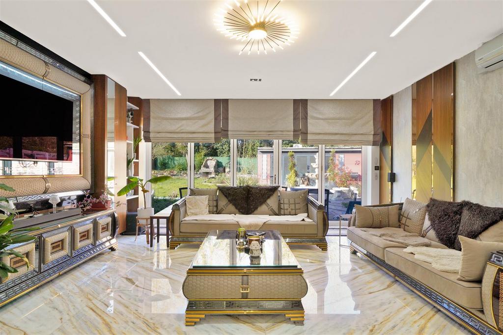 63 Ashness Gardens - e6 Zwb PKBACu XUWHYS1v8.jpg