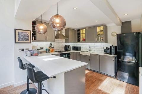 26 Buckstone Shaw, Edinburgh, EH10 6XP