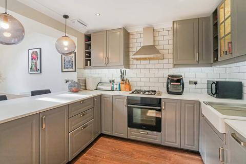 26 Buckstone Shaw, Edinburgh, EH10 6XP