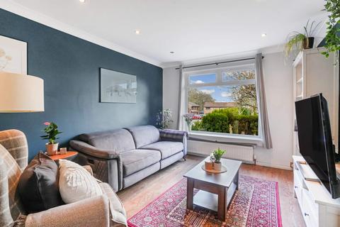 26 Buckstone Shaw, Edinburgh, EH10 6XP