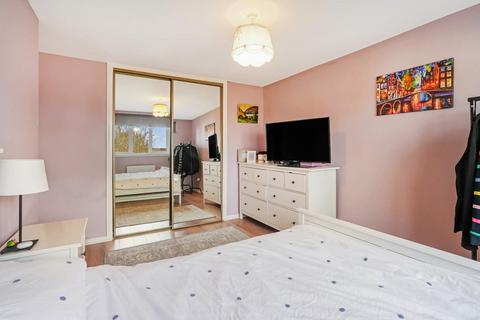 26 Buckstone Shaw, Edinburgh, EH10 6XP