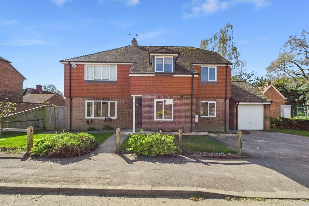 CAM01894 G0-PR0169-STILL039.jpg