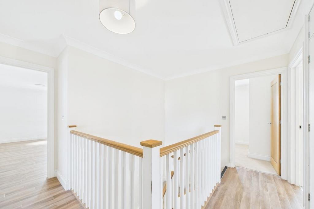 CAM01894 G0-PR0169-STILL007.jpg