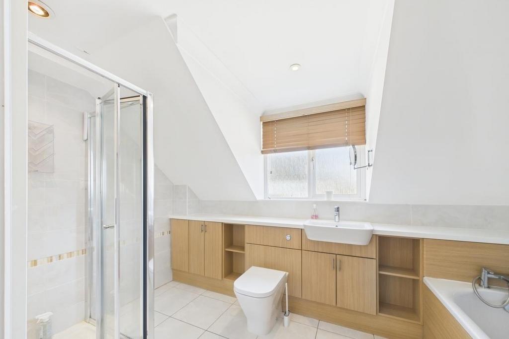 CAM01894 G0-PR0169-STILL005.jpg