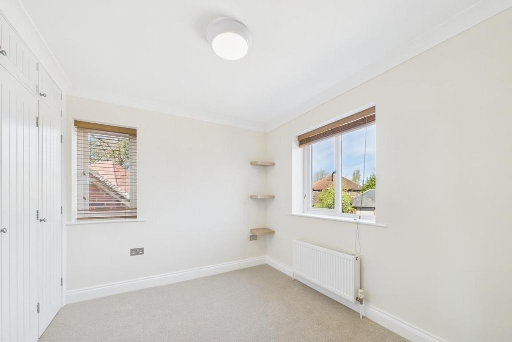 CAM01894 G0-PR0169-STILL008.jpg