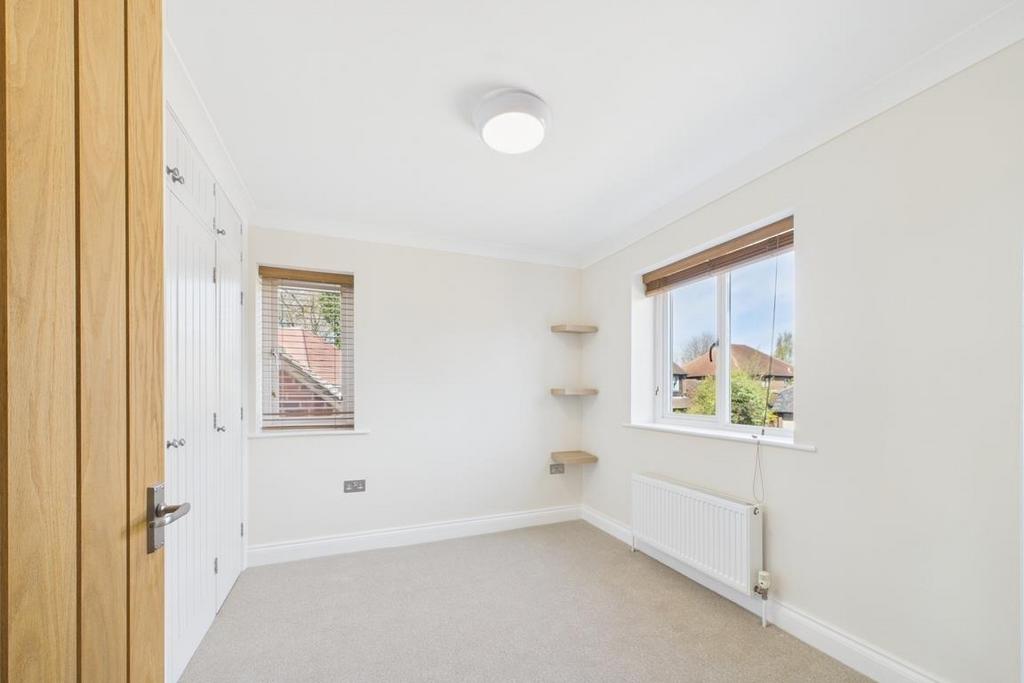 CAM01894 G0-PR0169-STILL009.jpg