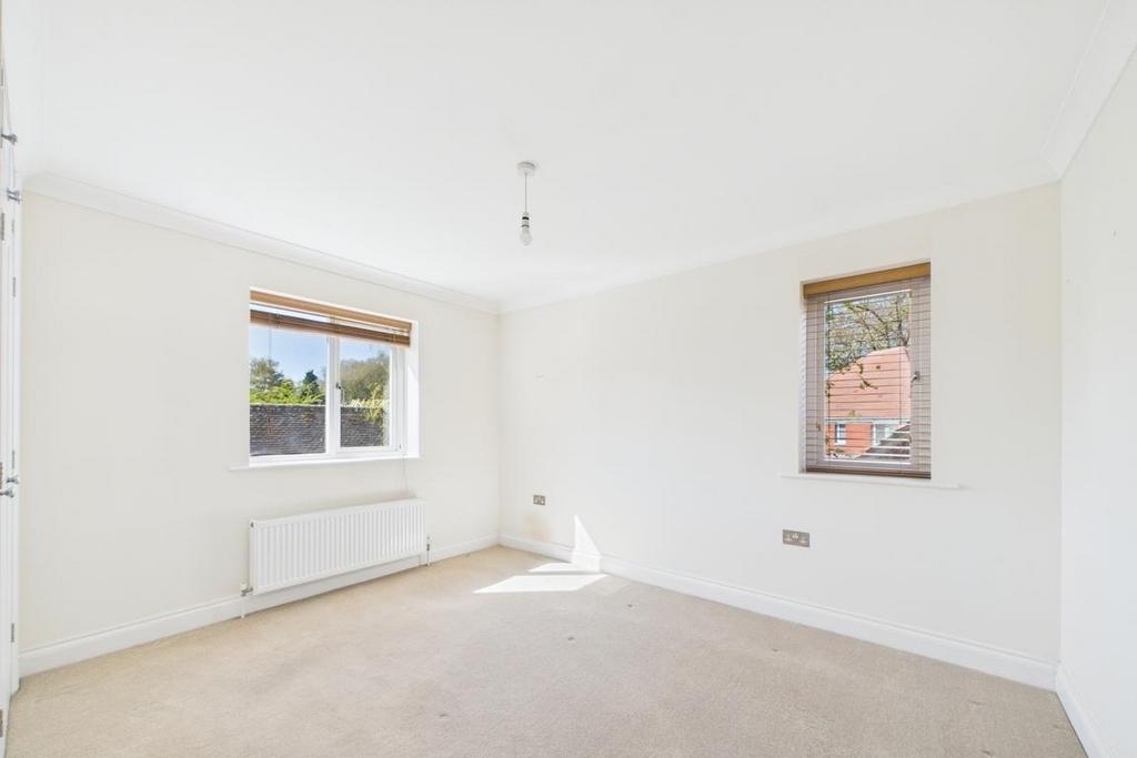 CAM01894 G0-PR0169-STILL010.jpg