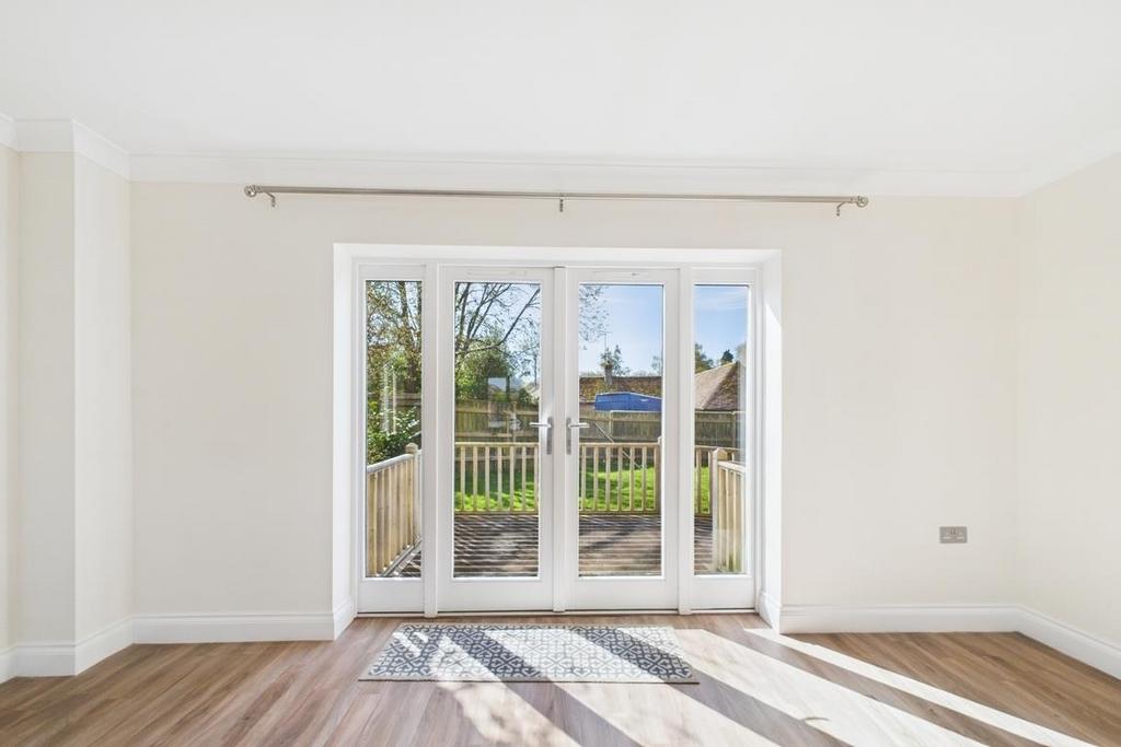 CAM01894 G0-PR0169-STILL022.jpg