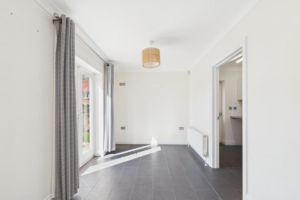 CAM01894 G0-PR0169-STILL027.jpg