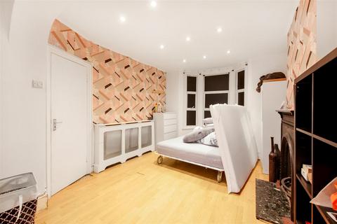 4 bedroom terraced house for sale, Denzil Road, Willesden