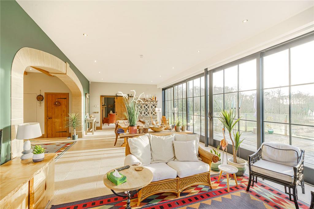 Living/Dining Area