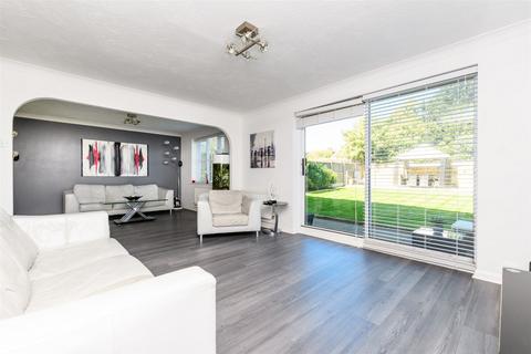 5 Hunters Close, Bexley, DA5 2HJ