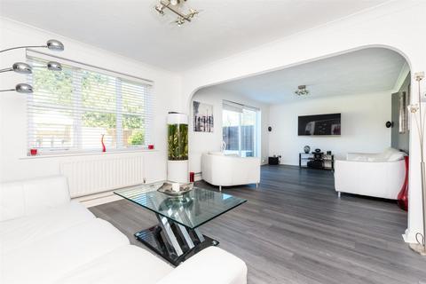 5 Hunters Close, Bexley, DA5 2HJ