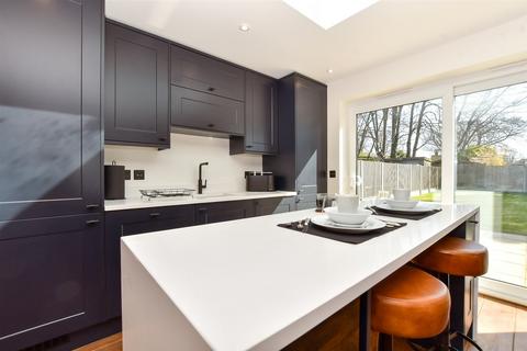 2 bedroom detached bungalow for sale, Beacon Road, Broadstairs, Kent