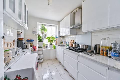 3 bedroom flat for sale, Hopton House, Brixton, London, SW9