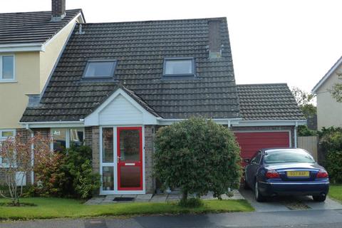 3 bedroom semi-detached house to rent, Probus