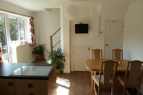 3 bedroom semi-detached house to rent, Probus