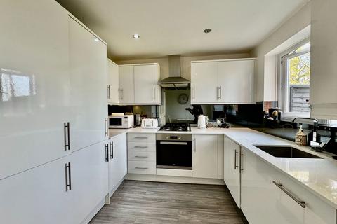 3 Danziger Way, Borehamwood, WD6 5DA