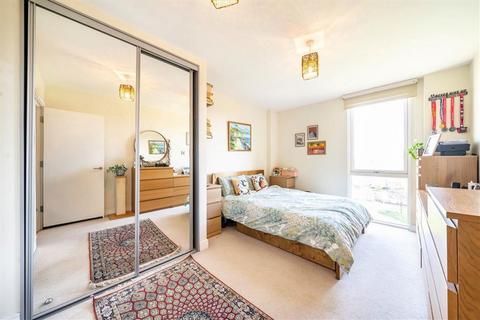 2 bedroom flat for sale, Stead Street, London SE17