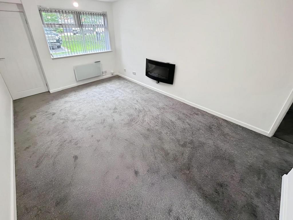 LOUNGE 2.jpg