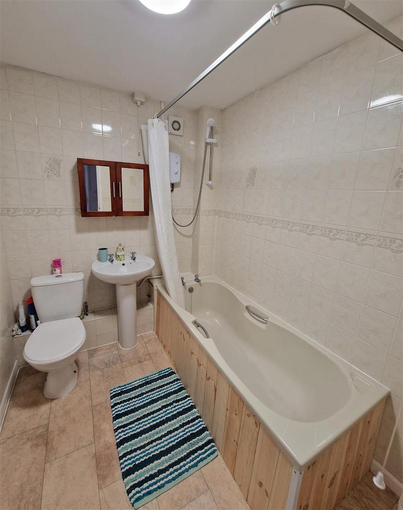 Beachside Bathroom.jpg