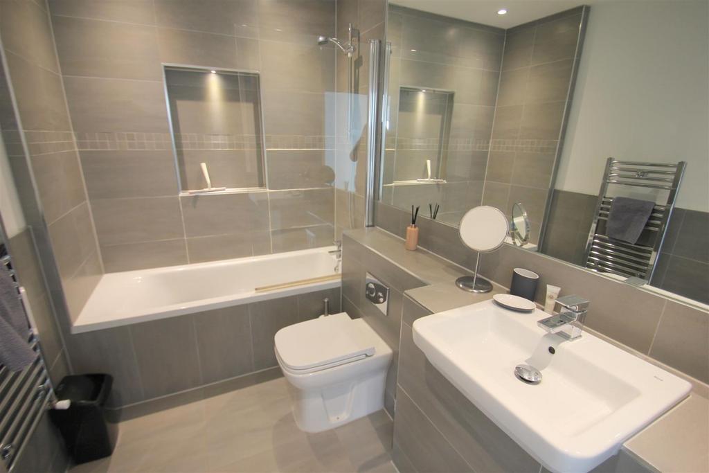 Bathroom (43).JPG