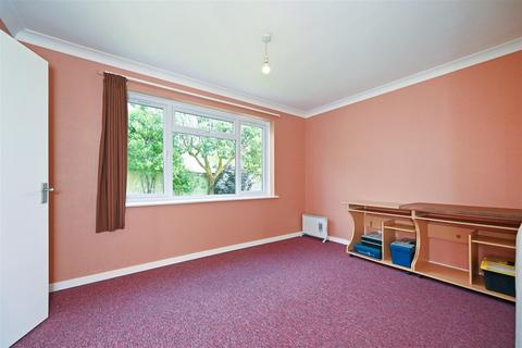 16 Briar Close, Yapton, Arundel, BN18 0ES