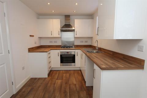 2 bedroom house to rent, Parkside Court, Seacroft