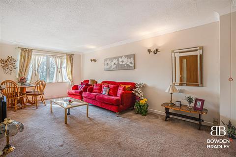 1 bedroom flat for sale, Beehive Lane, Ilford