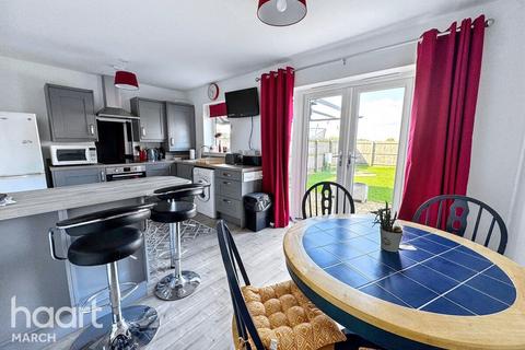 Whittlesey Road, Turves