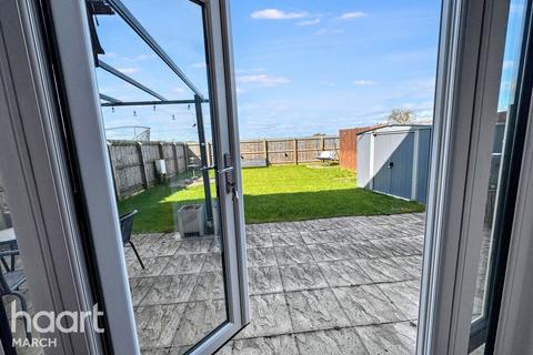 Whittlesey Road, Turves