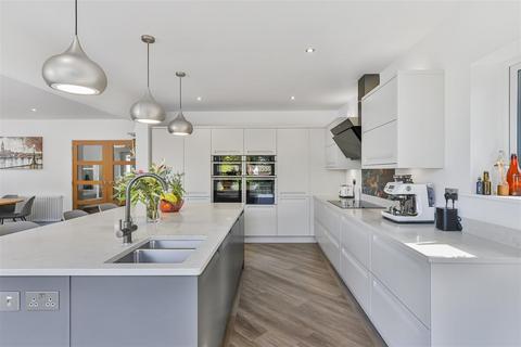 7 Compton Drive, Poole, BH14 8PW